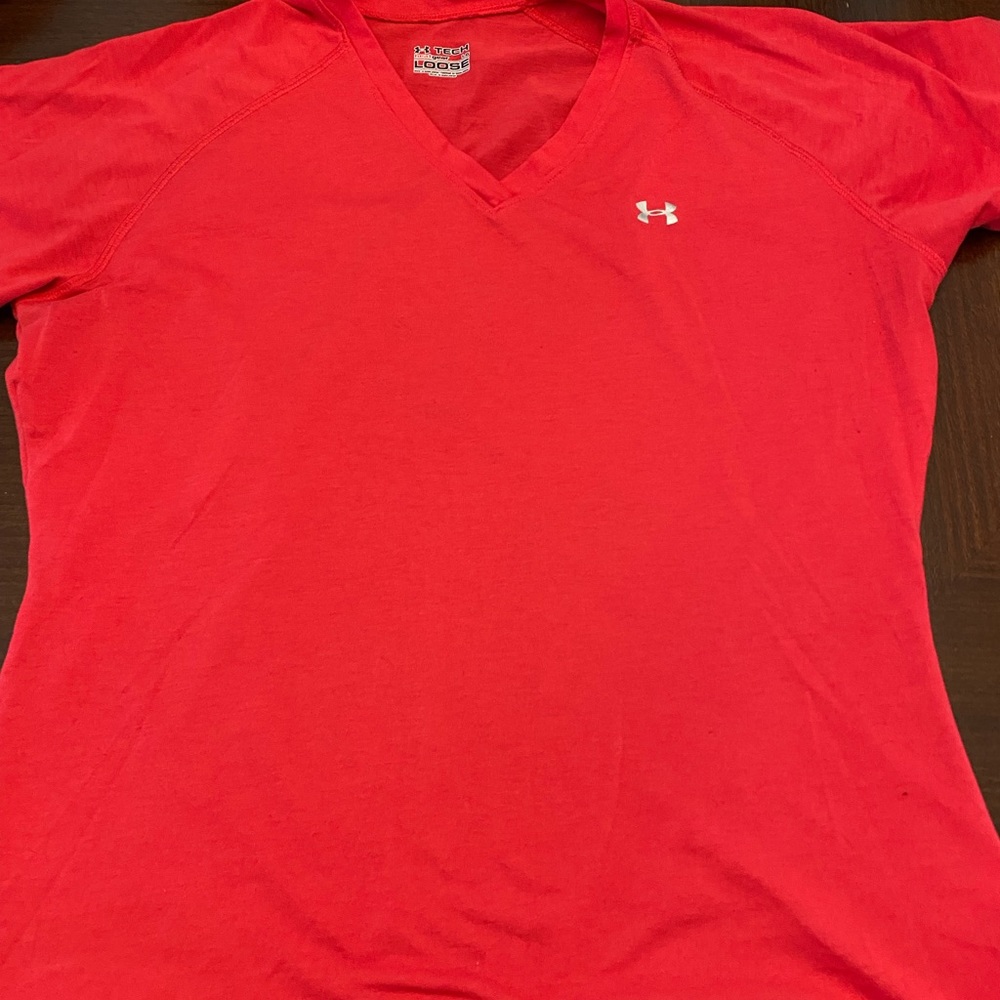 Under Armor loose fit pink tee -large